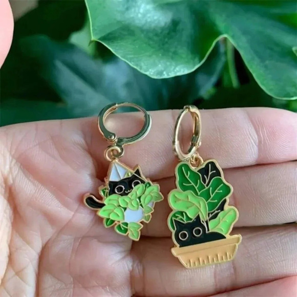 Cute black kitties hiding in green plant dangle drop earrings fun for cat lovers - Picture 2 of 5